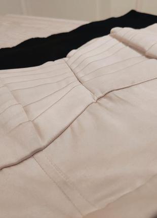Атласна міні сукня з декорованим ліфом5 фото