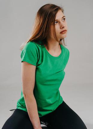 Базовая ярко-зеленая женская футболка 100% хлопок (25 цветов)2 фото