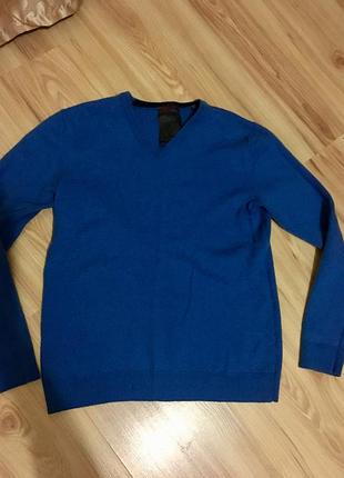 Фирменный мужской свитер.