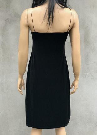 Велюровое бархатное черное платье с разрезом little black dress10 фото
