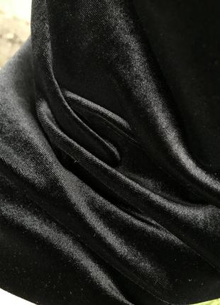 Велюровое бархатное черное платье с разрезом little black dress7 фото