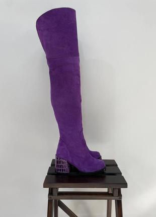 Женские высокие сапоги ботфорты из натуральной замши фиолетового цвета3 фото
