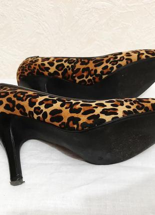 Брендовые туфли на высоком каблуке расцветка леопардовая чёрная коричневая бежевая замшевые женские9 фото
