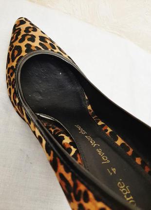 Брендовые туфли на высоком каблуке расцветка леопардовая чёрная коричневая бежевая замшевые женские10 фото
