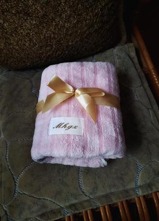 Подарочное полотенце для лица из микрофибры
