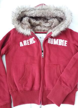 Класна толстовка з хутром фірми abercrombie & fitch