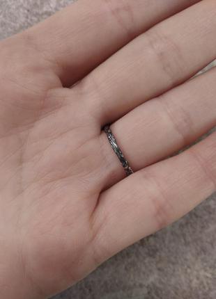 Серебряное кольцо с искусственно выращенными изумрудами3 фото