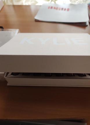 Набор губных помад.