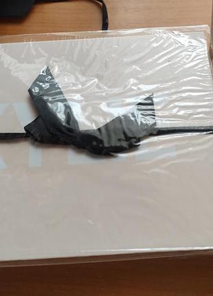 Набор губных помад.