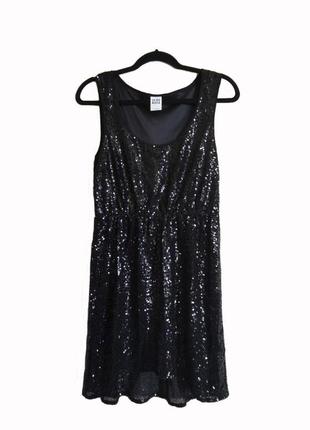 Коктельное черное платье с пайетками без рукавов1 фото