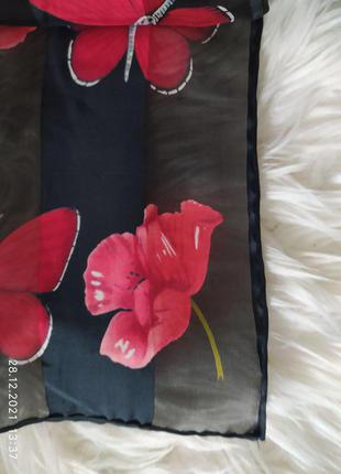 Очень красивый шелковый шарфик с бабочками3 фото