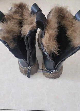 Стильные  зимние ботинки челси на коричневой подошве8 фото