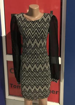 Нарядное платье