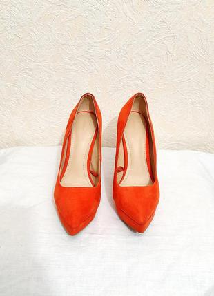 Zara красивые туфли на высоком каблуке и платформе цвет коралловый кожум рейтинговый бренд4 фото