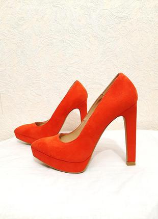 Zara красивые туфли на высоком каблуке и платформе цвет коралловый кожум рейтинговый бренд3 фото
