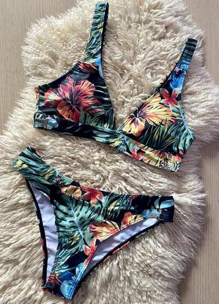 Новий купальник завищені плавки