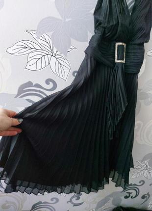 Шикарное чёрное плиссерованное вечернее новогоднее платье плиссе с открытой спиной3 фото
