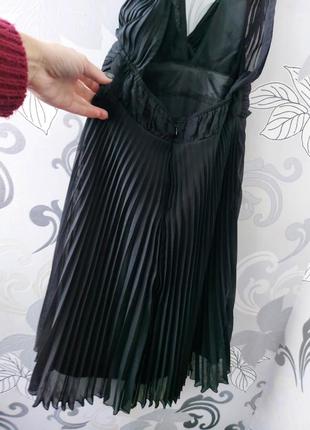 Шикарное чёрное плиссерованное вечернее новогоднее платье плиссе с открытой спиной4 фото