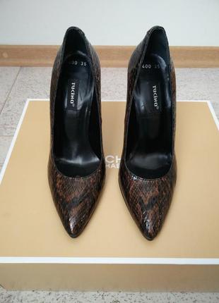 Элегантные лаковые туфли из натуральной кожи tucino