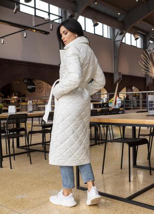 Модне молодіжне жіноче зимове пальто стокгольм біле10 фото