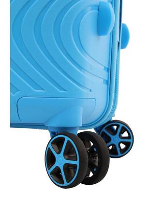 Дорожный пластиковый полипропиленовый чемодан snowball 04303 ручная кладь на 4 двойных колесах голубой10 фото