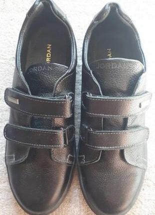 Женские туфли кроссовки кожаные черные jordan р37