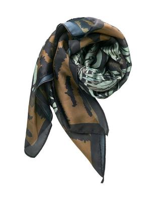 Шейный платок с брошью-зажимом орифлейм2 фото
