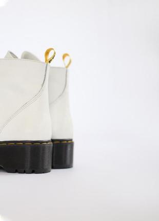 Кожаные деми ботинки белого цвета3 фото