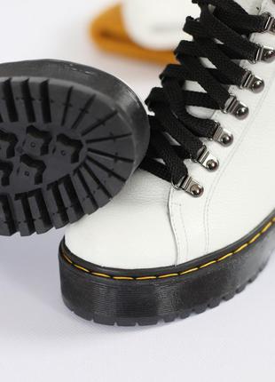 Кожаные деми ботинки белого цвета2 фото