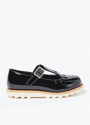 Красиві туфлі для дівчинки від matalan