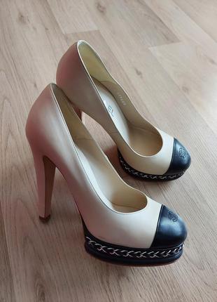 Туфли chanel  на каблуке оригинал кожаные  37.5-38 24.5 см