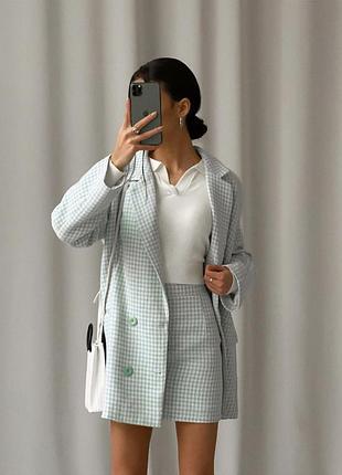 Костюм с юбкой