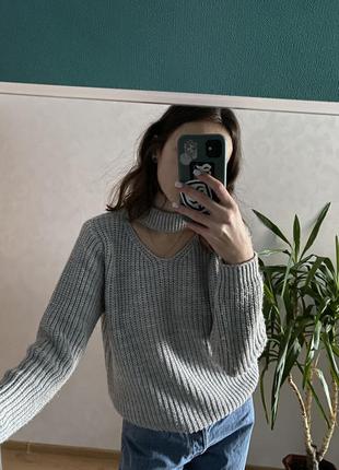 Серый свитер с чокером шерсть