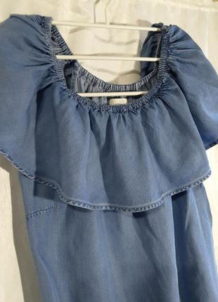 Женское джинсовое платье с открытыми плечами 100% лиоцел с рюшами, с воланом.8 фото
