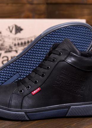 Чоловічі зимові шкіряні кросівки levis classic black2 фото