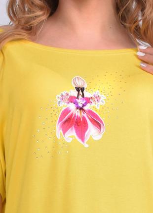 Женская футболка на одно плечо с рисунком девушка, желтая4 фото