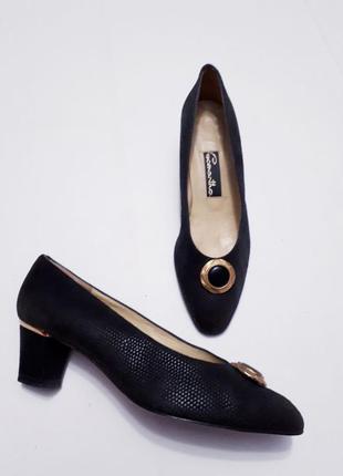 Туфли классические на устойчивом каблуке