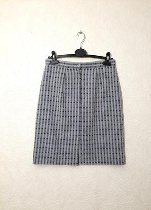Красивая юбка прямая серая в полоску чёрные линии шлица подкладка женская повседневная классика офис4 фото