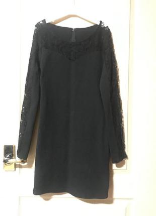 Эффектное черное платье с кружевными вставками на рукавах и горловине . размер s.1 фото