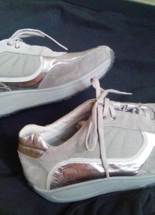 Рр 40 - 26,8 см шкіряні кросівки для фітнесу і схуднення нові