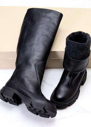 Чорні жіночі шкіряні чоботи труби зима4 фото