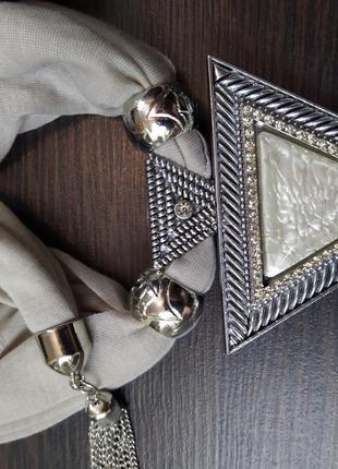 Шарф женский весенний с украшением - подвеской трикотаж 170х40см цвет серый