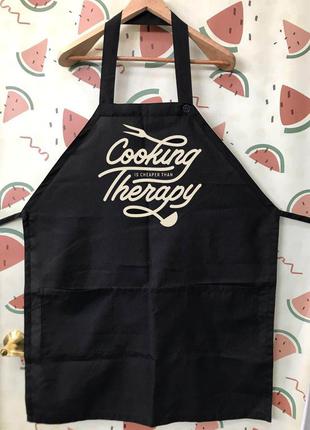 Фартук с принтом "cooking therapy"