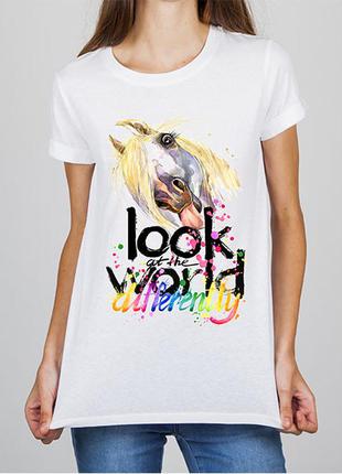 Женская футболка с принтом лошадь "look at the world differently" push it