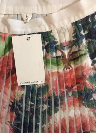 Нереально красива і стильна плісирована спідниця в кольорах.