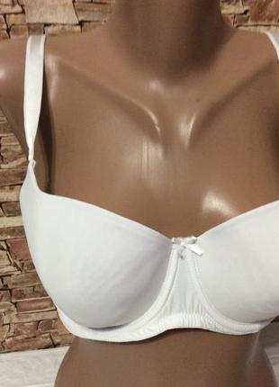 Бюстгальтер на тонкому поролоні ліф р. 85b