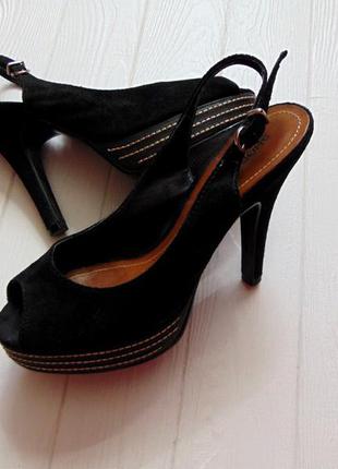 Shoe biz (бразилия). размер 39. стильные босоножки для девушки