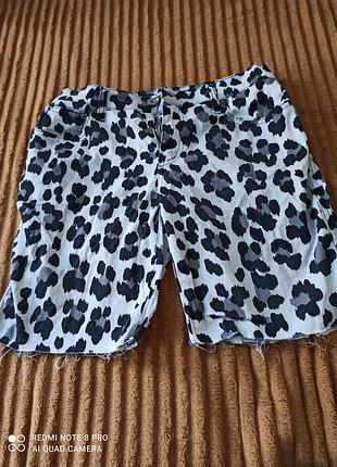 Жіночі шорти