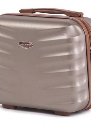 Пластиковый дорожный кейс на чемодан с плечевым ремнем wings 402 цвета, без колес6 фото