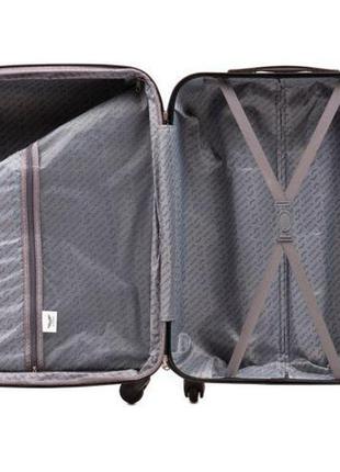 Пластиковый дорожный кофейный чемодан wings 304 на колесах  размер m средний чемодан на колесиках4 фото